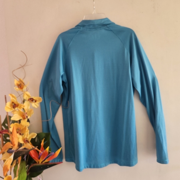 Under Armour Turquoise Small Petite Long Sleeves Athletic Heat Gear Top - Picture 5 of 9